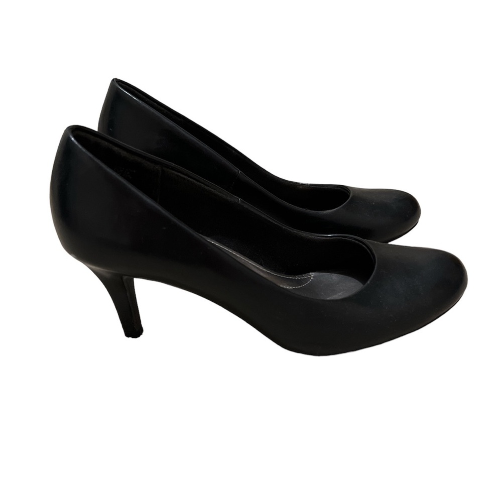 Black leather mini heals size 6.5